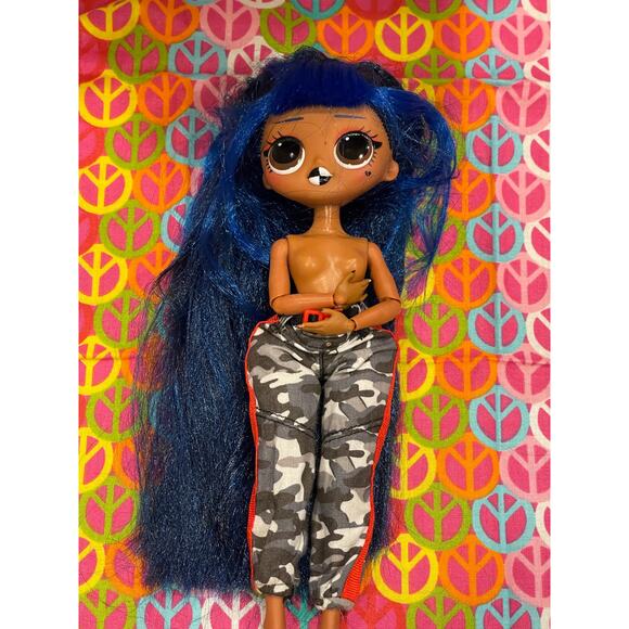 L.O.L Suprise OMG 2.8 - Downtown B.B Blue Long Hair Camo Pants 21A - Picture 1 of 6